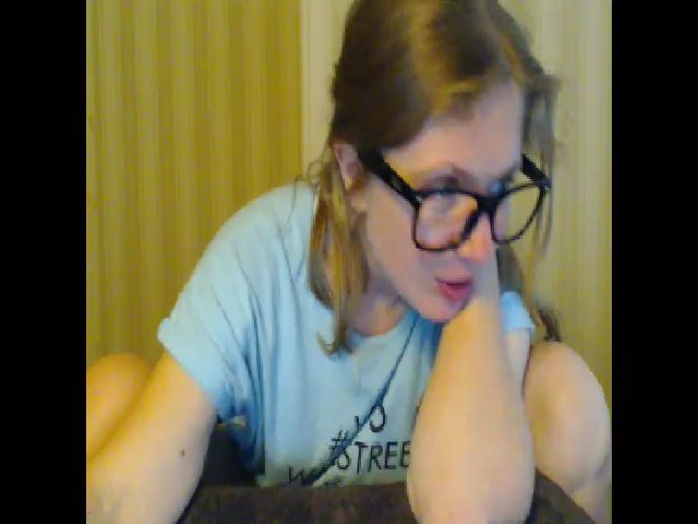 Live sex webcam photo for A_Girlie #259170453