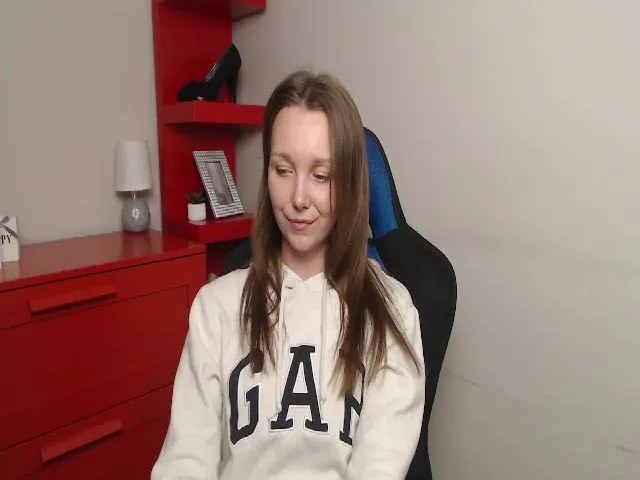 Live sex webcam photo for Little_ZOE #263616396