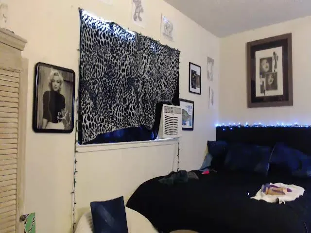 Live sex webcam photo for Sparkle_Pinup #254246903