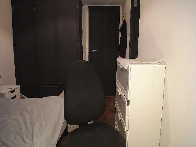 Live sex webcam photo for MiaKittySky #252630172