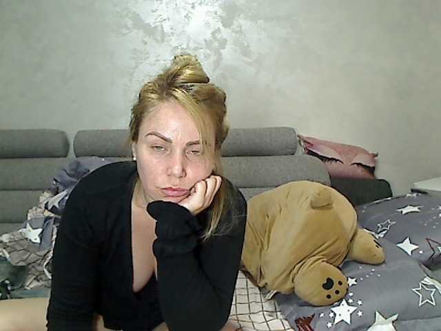 Live sex webcam photo for Almadirtty #241340421