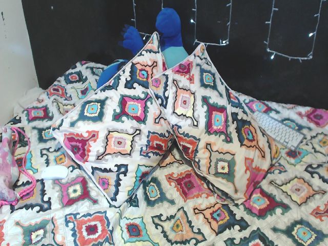 Live sex webcam photo for GiaElliot #264190244