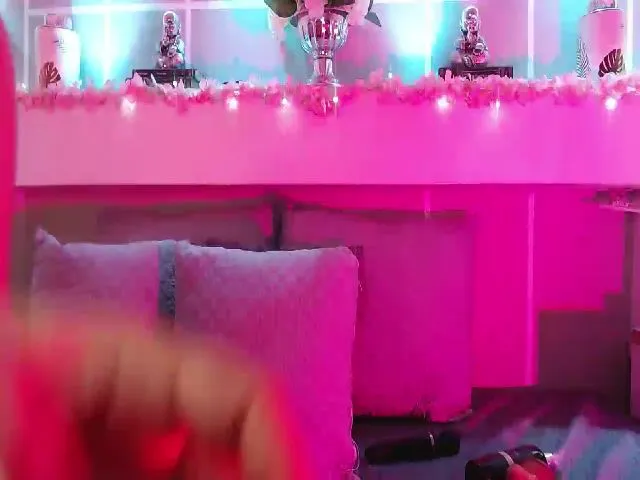 Live sex webcam photo for CiaraWatson #265316583