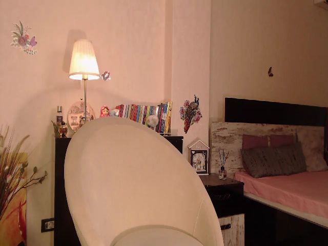 Live sex webcam photo for OzzyVal #258869590