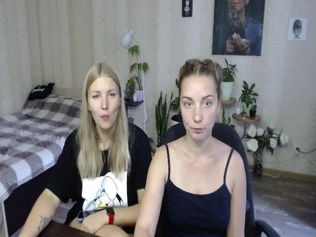 Live sex webcam photo for Emi_lywild #263094790