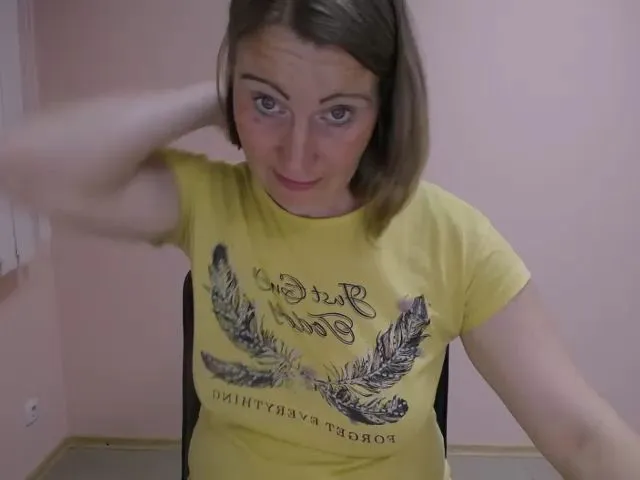 Live sex webcam photo for ChloePlay #254571159
