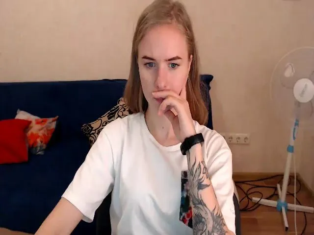 Live sex webcam photo for Limana_xo #252581630