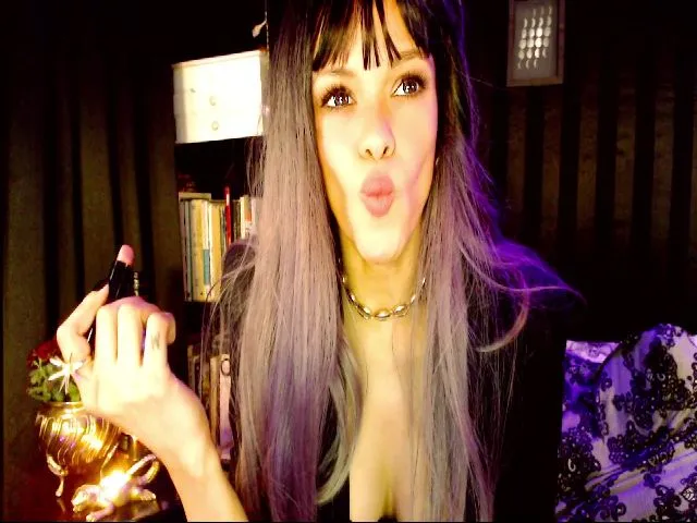 Live sex webcam photo for Thaissa #260299446