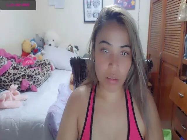 Live sex webcam photo for Meganhill_ #264485480