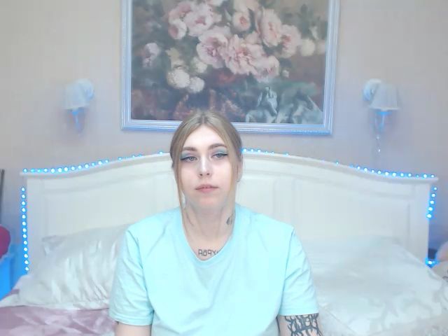 Live sex webcam photo for AmaliaDiva #254670348