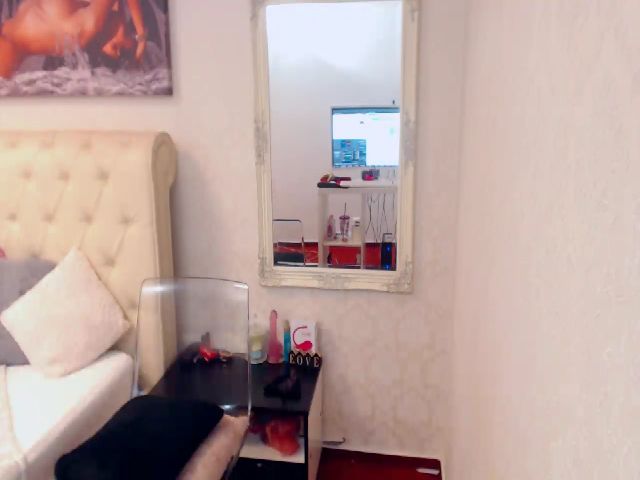 Live sex webcam photo for AlishaPacari #258299843