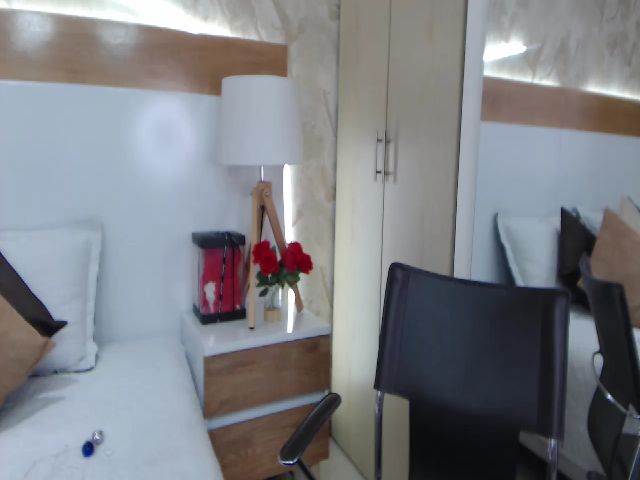 Live sex webcam photo for Lindsayfox #264376407