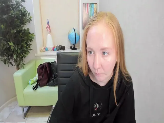 Live sex webcam photo for StunningKelly #254419028