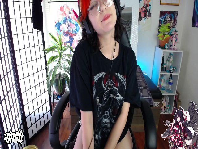 Live sex webcam photo for PinexGrey #265111842