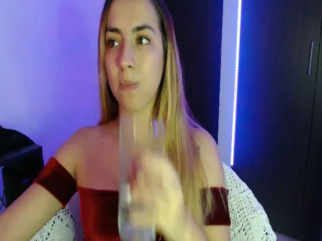 Live sex webcam photo for April_dew #265219136