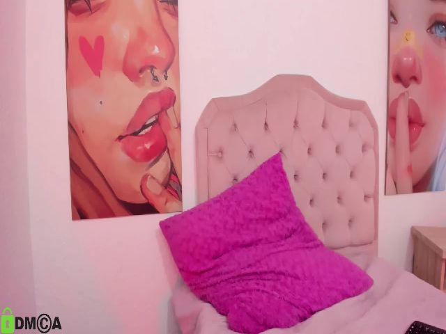 Live sex webcam photo for Evee_j #258747096