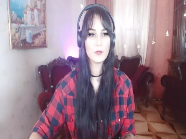 Live sex webcam photo for GraceLuv #257493213