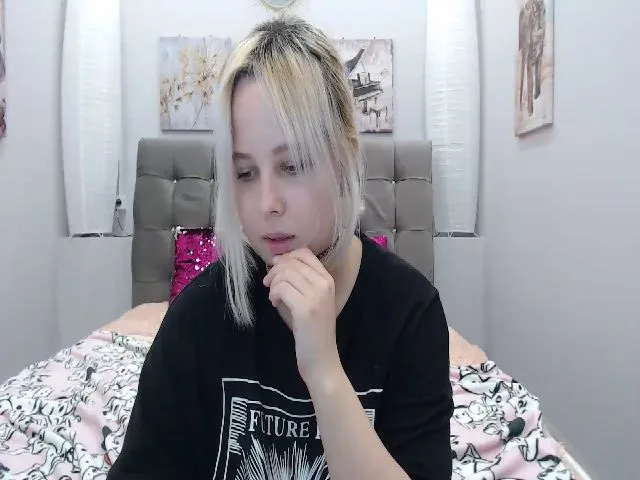 Live sex webcam photo for Helokit #253008070