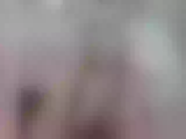 Live sex webcam photo for KissMyTitsPls #262362381