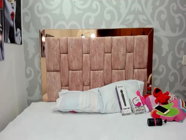 Live sex webcam photo for scarlet_tt #255817306