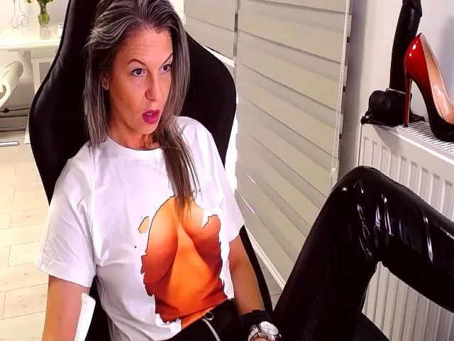 Live sex webcam photo for ShadowMiss #259278909