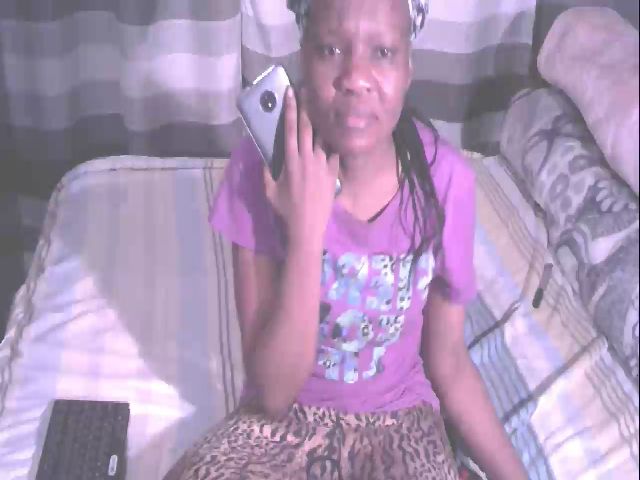 Live sex webcam photo for Sexybooty85 #265616077