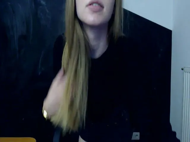 Live sex webcam photo for HappySecret_ #256385230