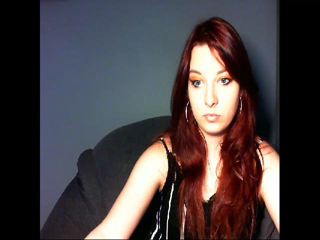 Live sex webcam photo for VirginLuna18 #253471244