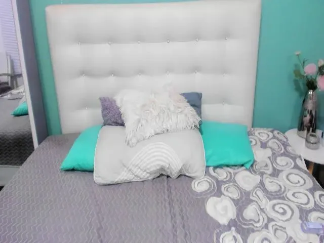 Live sex webcam photo for Kinkykiitty #253667572