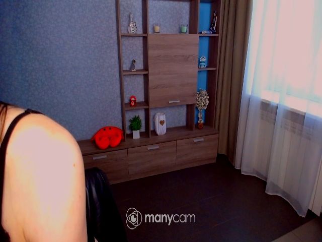 Live sex webcam photo for Frioninny #253819920