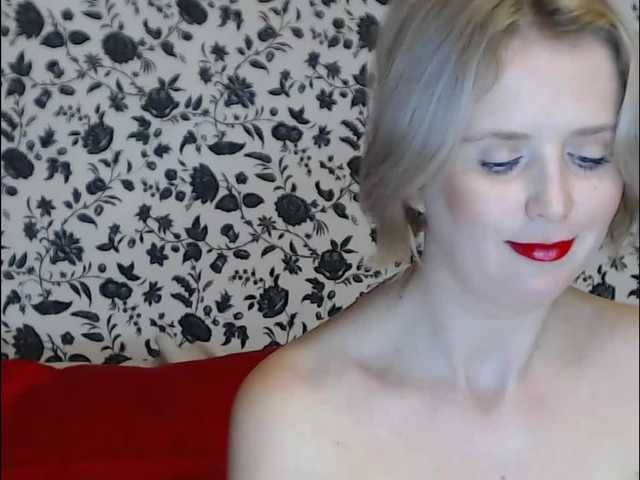 Live sex webcam photo for JosephineG #240961959