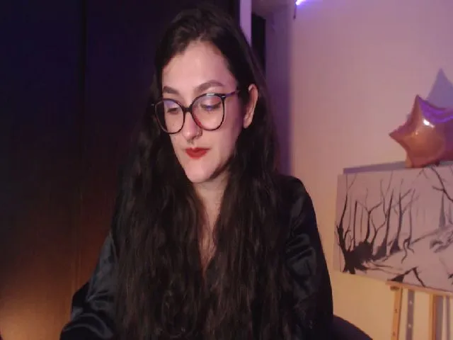 Live sex webcam photo for Miah_Peach #254743293
