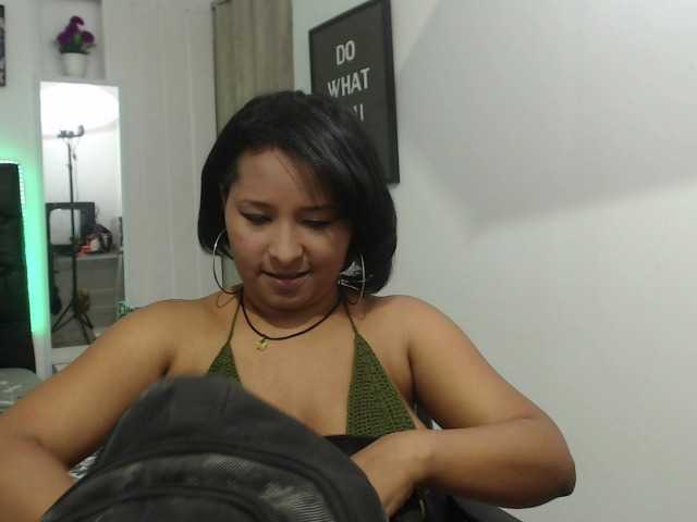 Live sex webcam photo for paolaih #241356960