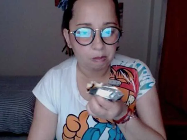 Live sex webcam photo for Ailyn88 #245513265