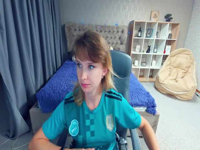 Live sex webcam photo for WhiteFoxi #262734139