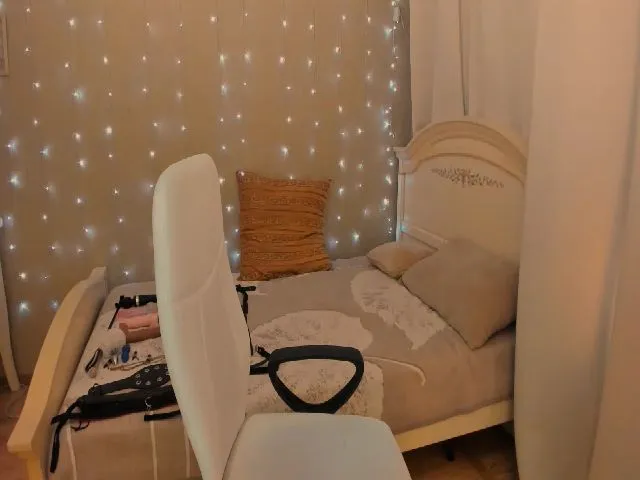 Live sex webcam photo for EllinaStam #252786201