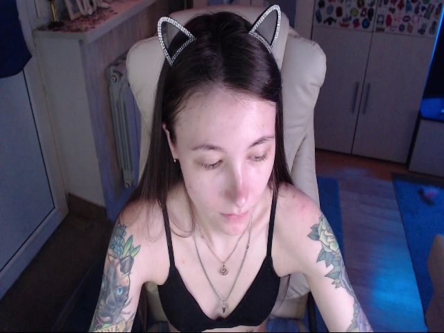 Live sex webcam photo for KeyshaLush #254779297