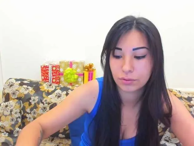 Live sex webcam photo for HotRose01 #251134110