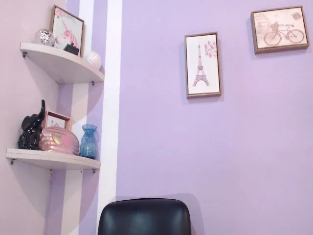 Live sex webcam photo for STORMY_FOXX #252449857