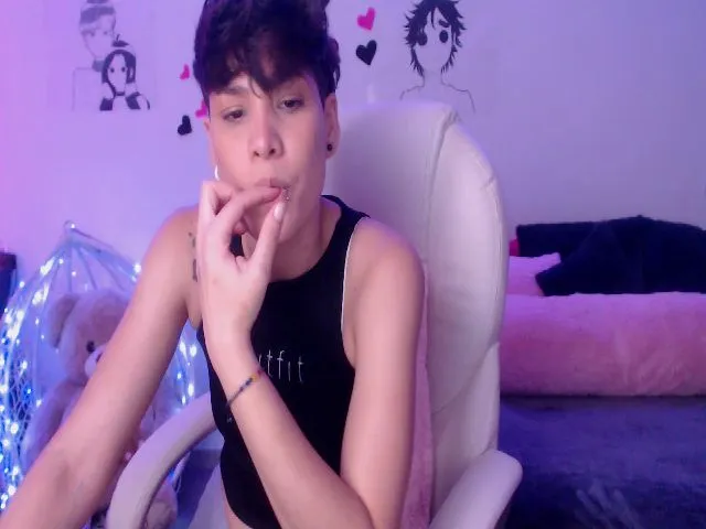 Live sex webcam photo for Laura_R23 #264423664