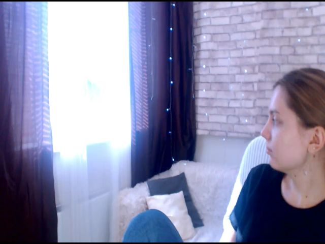 Live sex webcam photo for CumMeaRiver #258441615