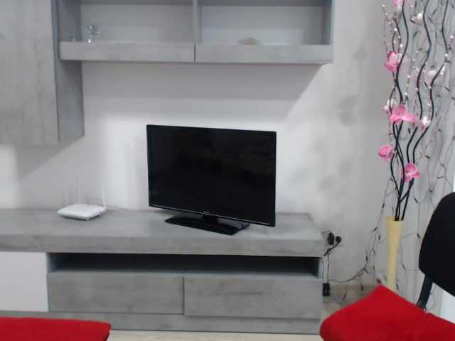 Live sex webcam photo for JullieMilf #287954636