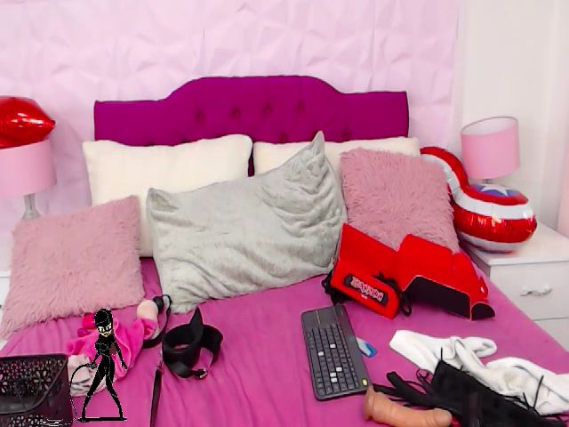 Live sex webcam photo for Sofia_Tayler #252341256