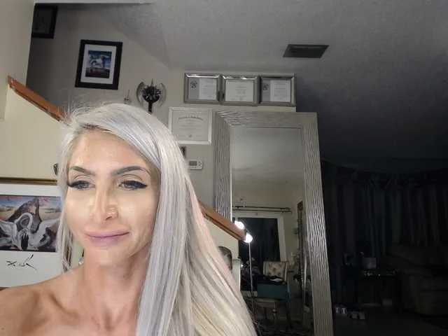 Live sex webcam photo for adrianna_fox #287953154