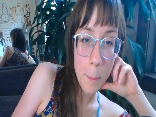 Live sex webcam photo for MinnieMoralia #255751518