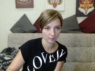 Live sex webcam photo for EmilyWild18 #240685277