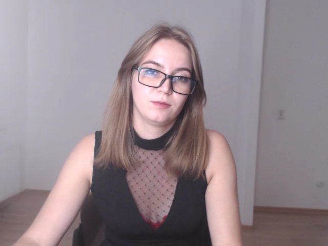 Live sex webcam photo for ALESSA_MOON #265041514