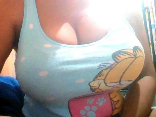 Live sex webcam photo for BarbieBigTits #250636231