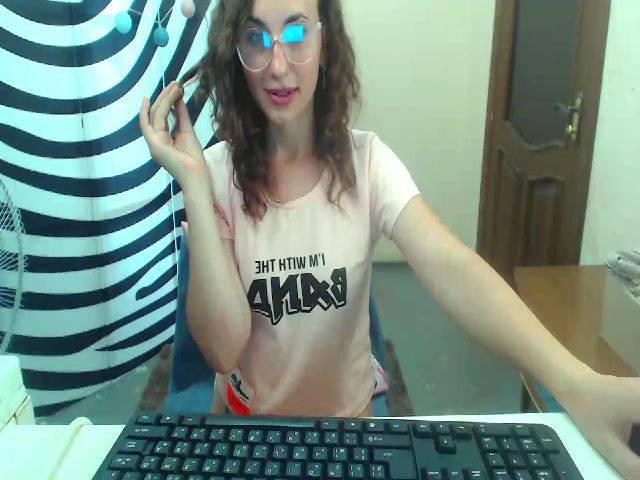 Live sex webcam photo for HeartGirl #255922085