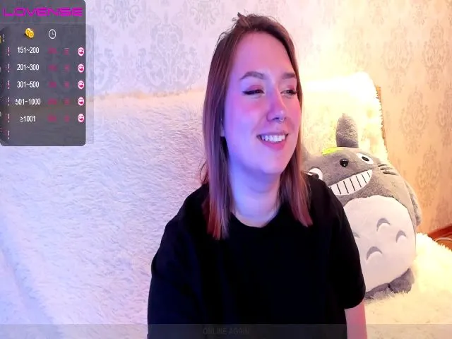 Live sex webcam photo for MoaningLisa_ #255372855